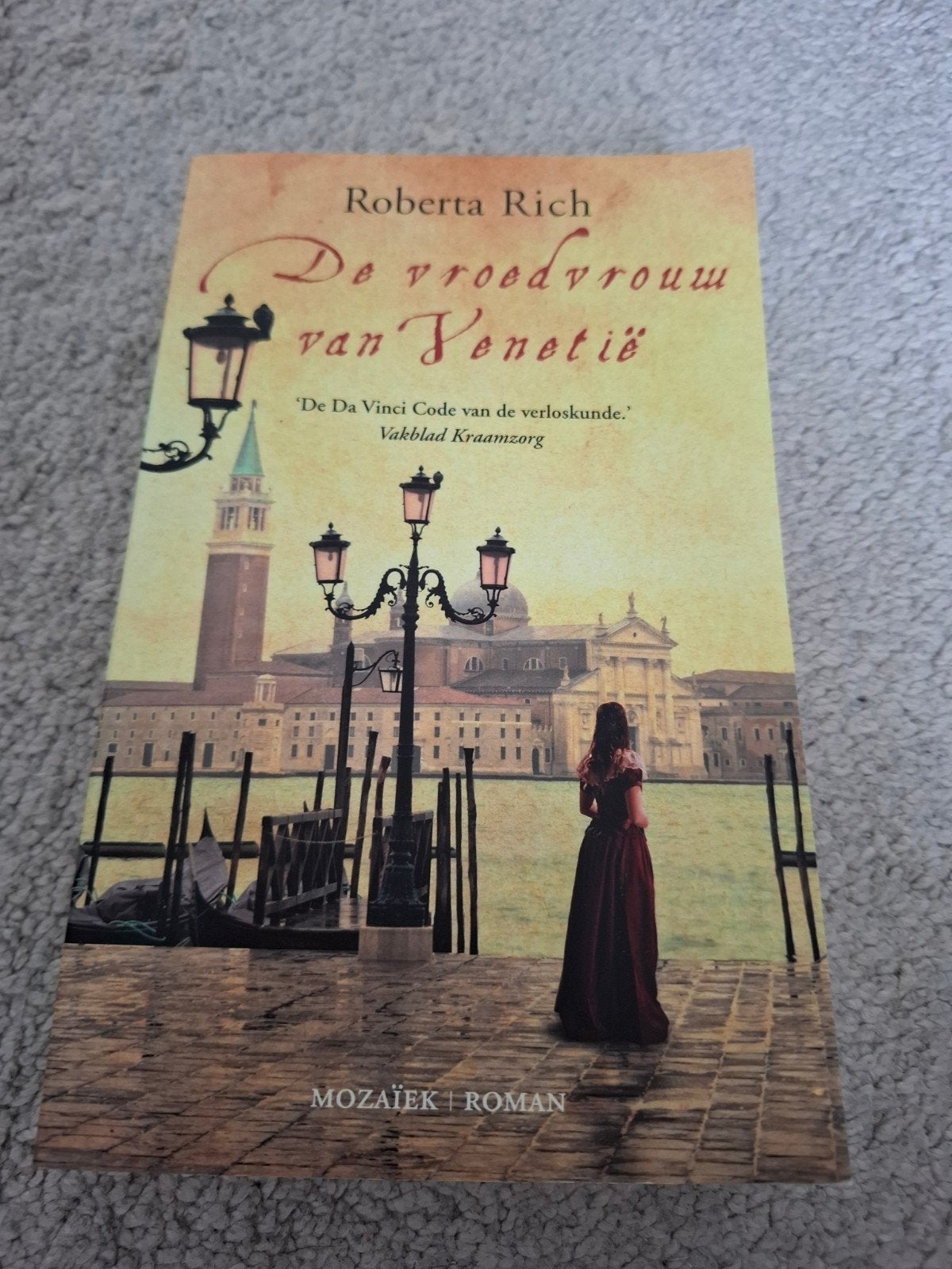 Roberta Rich - De vroedvrouw van Venetië MIDPRICE, Ophalen of Verzenden, Zo goed als nieuw, Roberta Rich