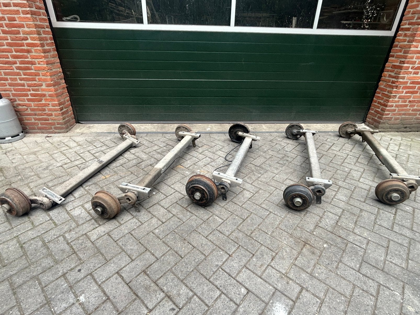 Aanhanger assen/ torsie geveerd/ 1350 kg/ 1500 kg/ 1800 kg, Ophalen of Verzenden