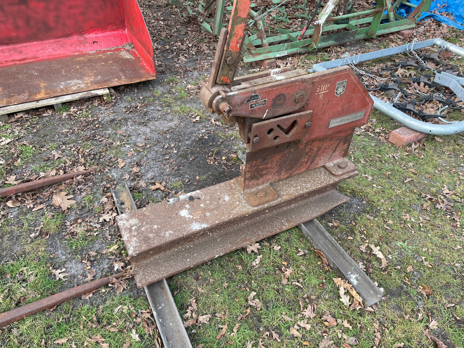 Te Koop: Degelijke IJzerknipper - Grondschuif Balenprikker, Ophalen, Gebruikt