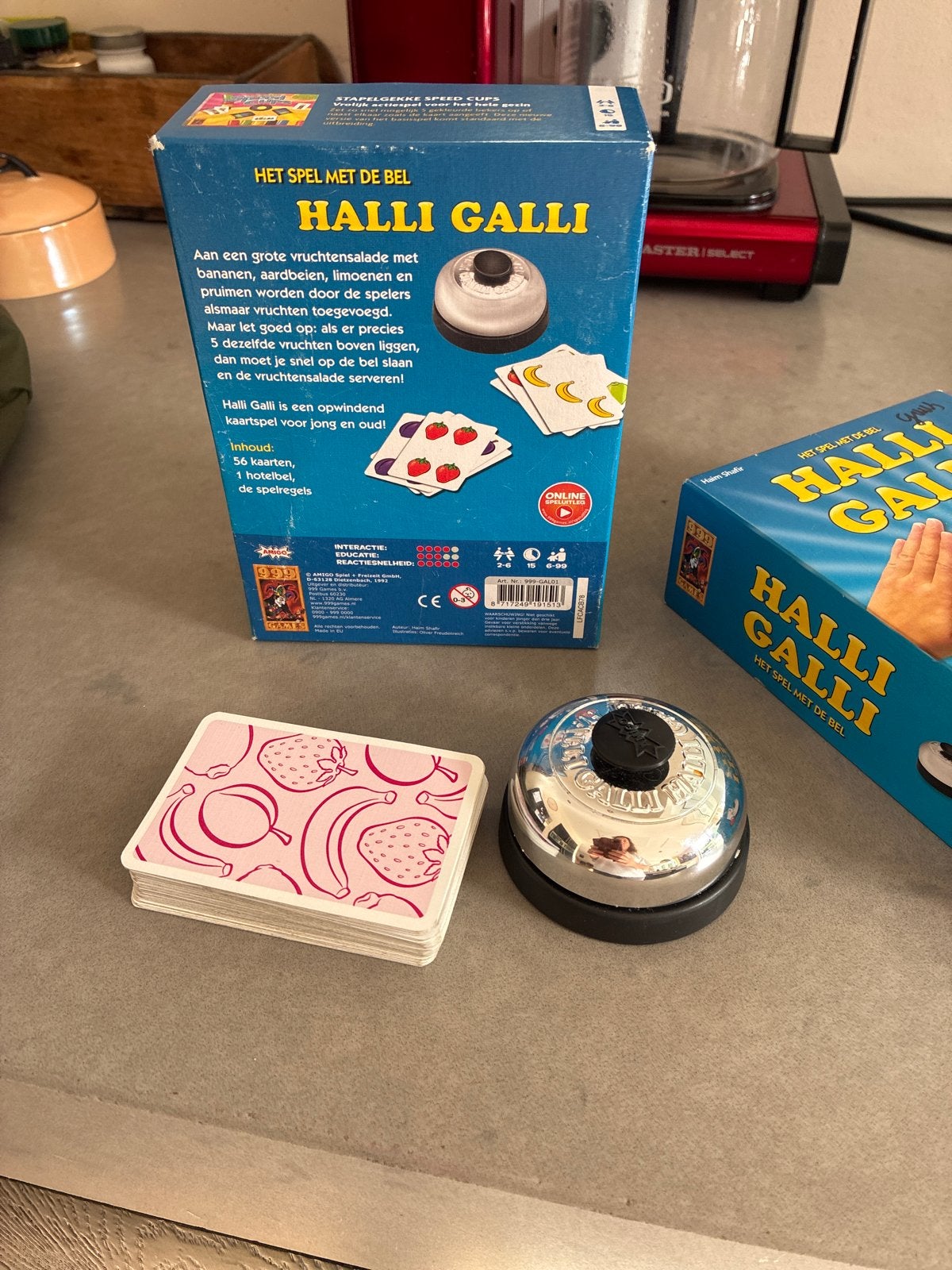 Halli Galli -snelle kaartspel met de bel, Drie of vier spelers, Ophalen