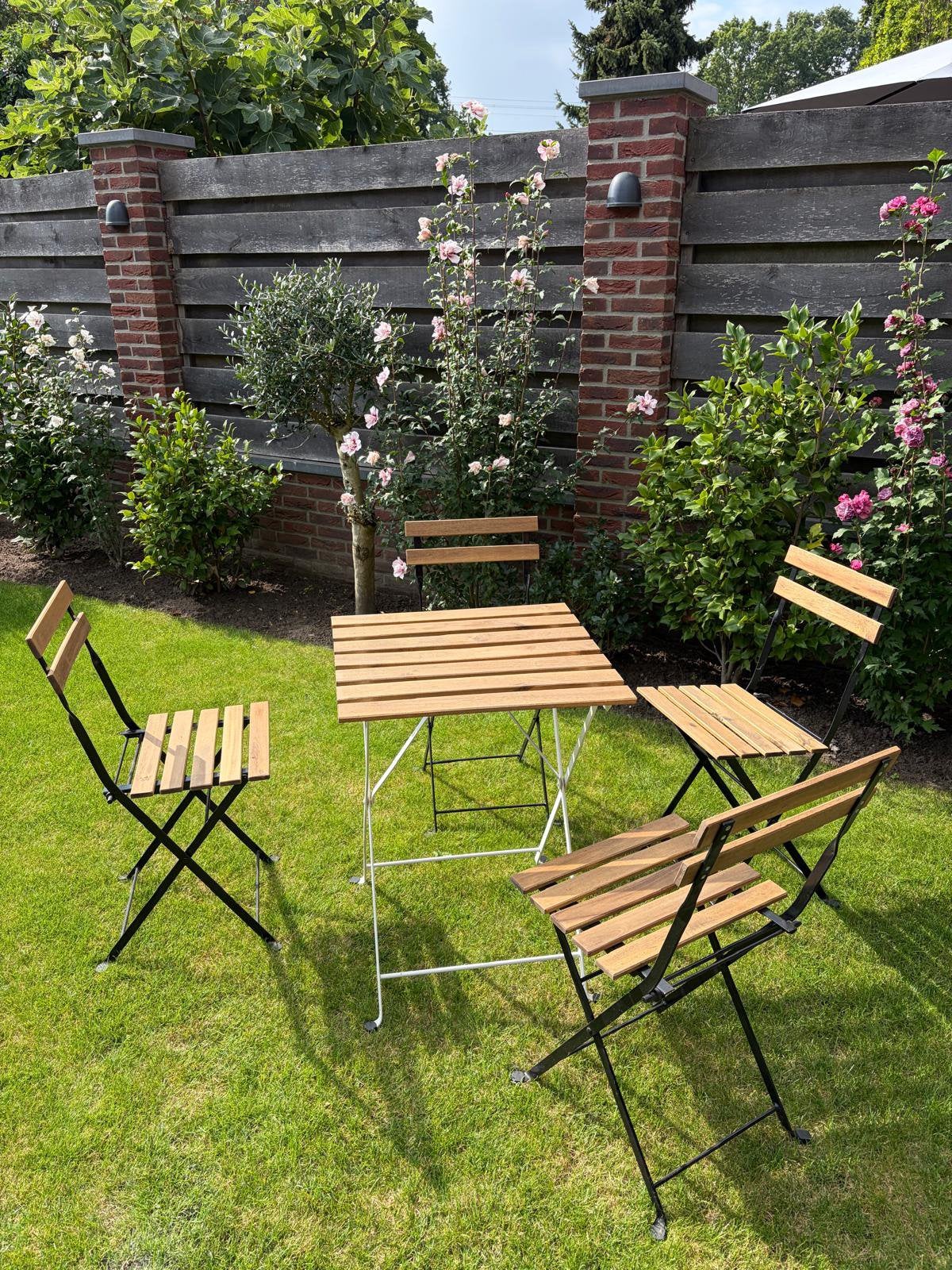 Zo goed als nieuwe houten tuinset – 4 stoelen + tafel, Tuin en Terras, Ophalen, Zo goed als nieuw, Hout