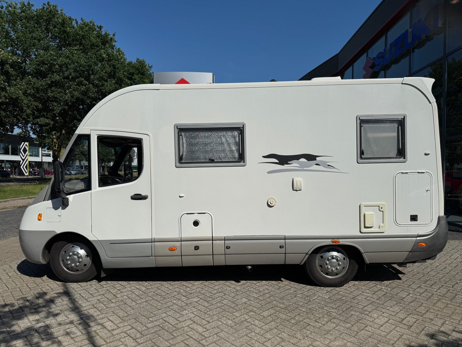 Laika Camper Automaat: Nette en goed Onderhouden Luxe Opties, Caravans en Kamperen, Campers, Automaat, Tot en met 2, Bedrijf, Diesel