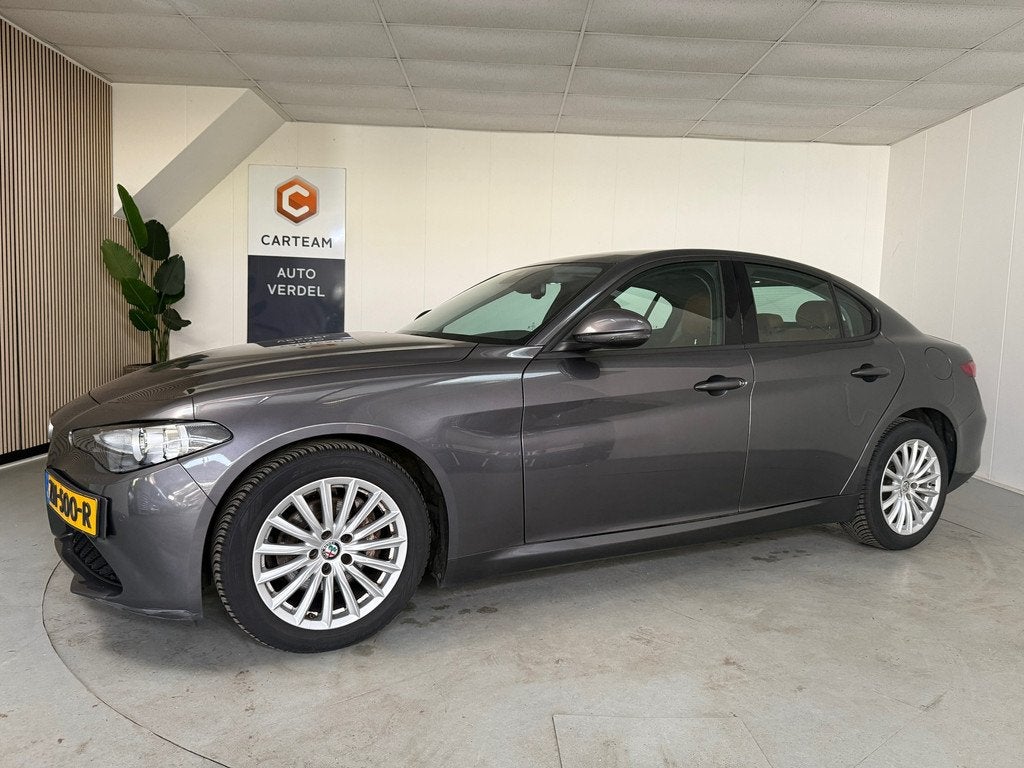 Alfa Romeo Giulia 2.2 Super Airco, Leder, LMV, NIEUWSTAAT !, Auto's, Alfa Romeo, Bedrijf, Te koop, Giulia, ABS, Achteruitrijcamera
