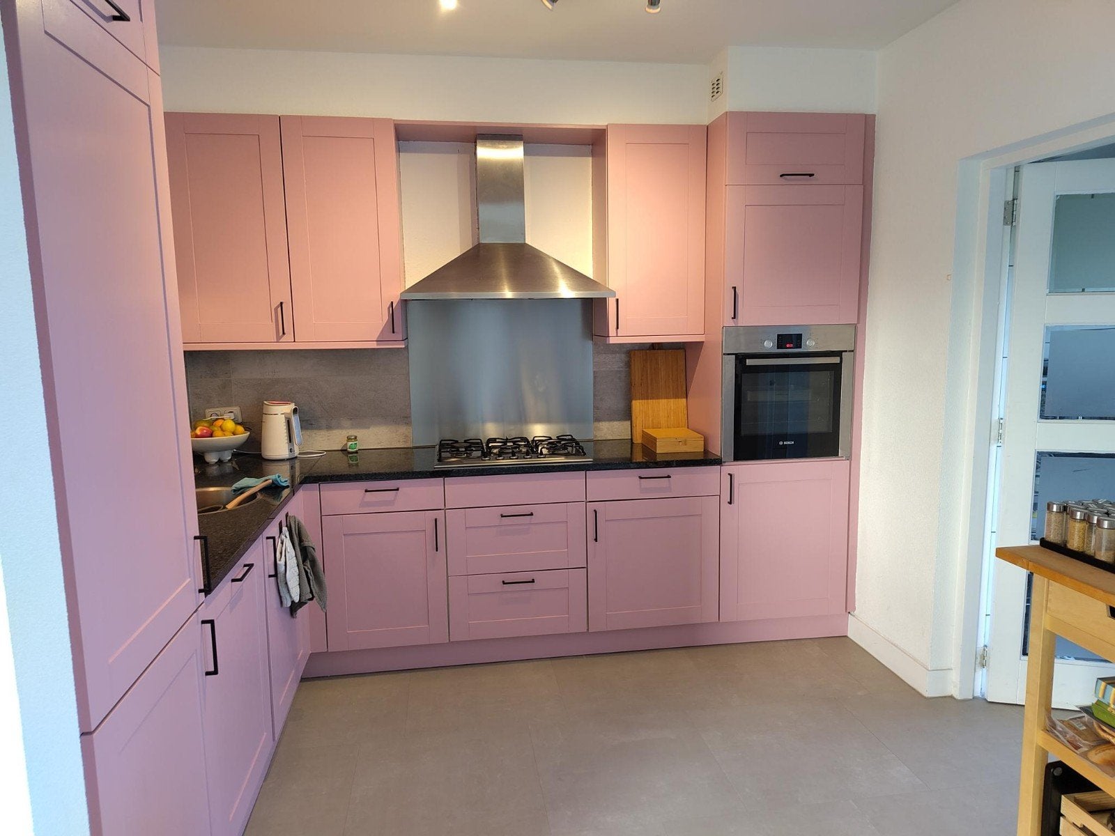 Roze keuken met inbouwapparatuur en hittebestendig aanrecht, Ophalen, Gebruikt, Overige kleuren, Hoekkeuken