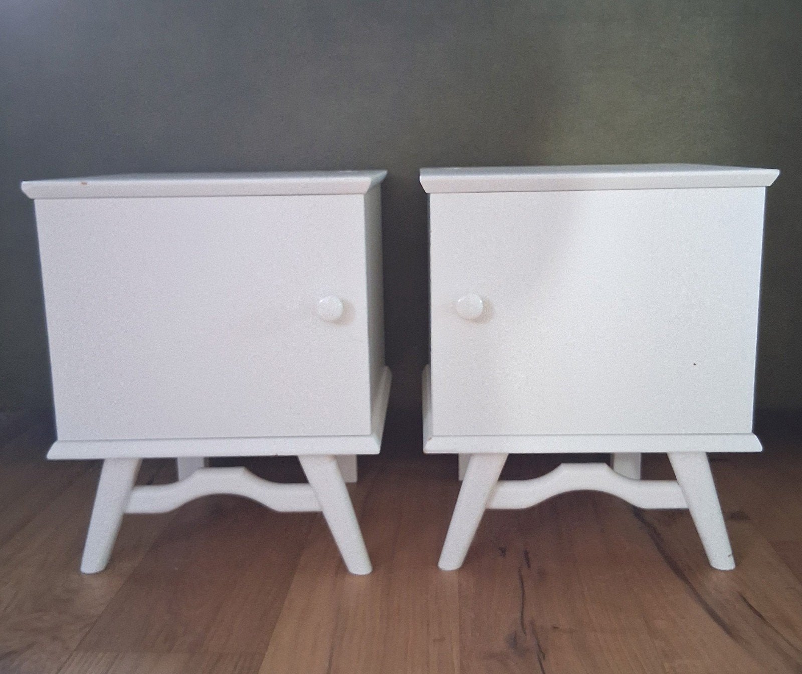 Brocante Vintage twee nachtkastjes
37 breed
33 diep
46 hoog, Ophalen, Gebruikt, Hout