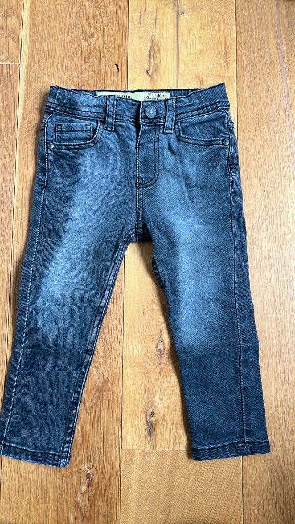 Skinny spijkerbroek grijs maat 98 in goede conditie, Ophalen of Verzenden, Broek