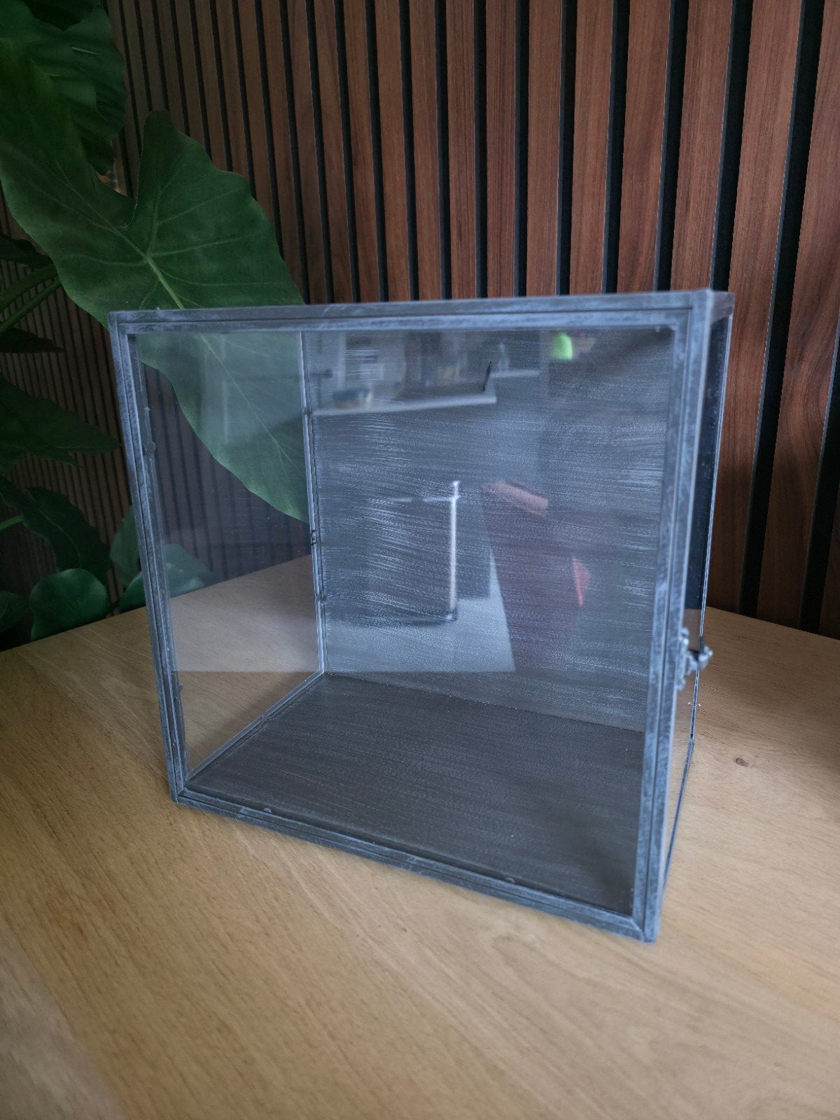 vitrinekastje (Ikea - Barkhyttan), Ophalen, Zwart, Zo goed als nieuw, Metaal