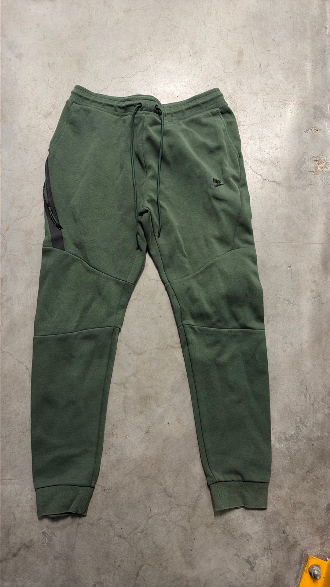 Nike tech fleece zo goed als nieuw  maat M, Ophalen of Verzenden, Zo goed als nieuw, Grijs