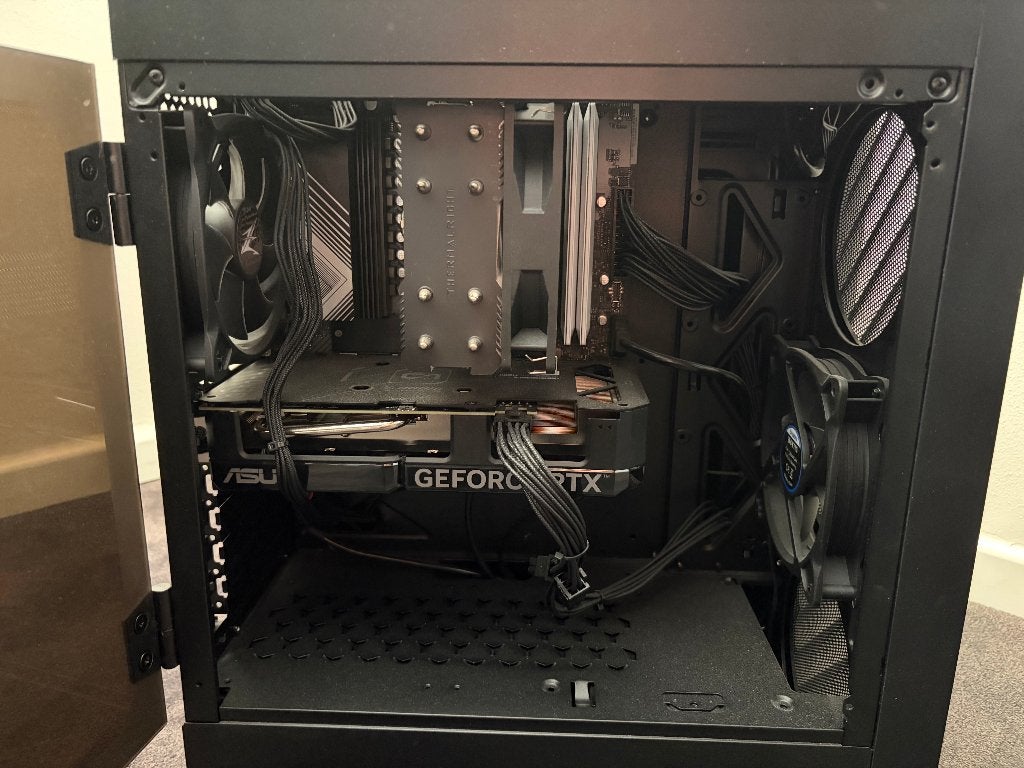 Foto 5 van Game PC | Ryzen 5 7500F | RTX 4060 | 32GB DDR5 | 2TB NVMe