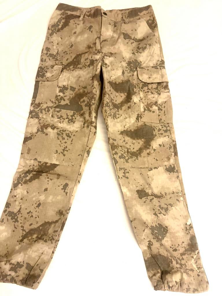 Camo broek special forces turkije €45,-, Ophalen of Verzenden, Landmacht, Nederland, Kleding of Schoenen