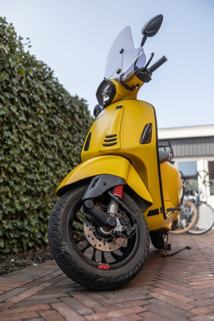 Vespa Sprint geel 45 km/u – grote beurt – nieuwe uitlaat, Fietsen en Brommers, Ophalen, Gebruikt, Overige modellen, Maximaal 45 km/u