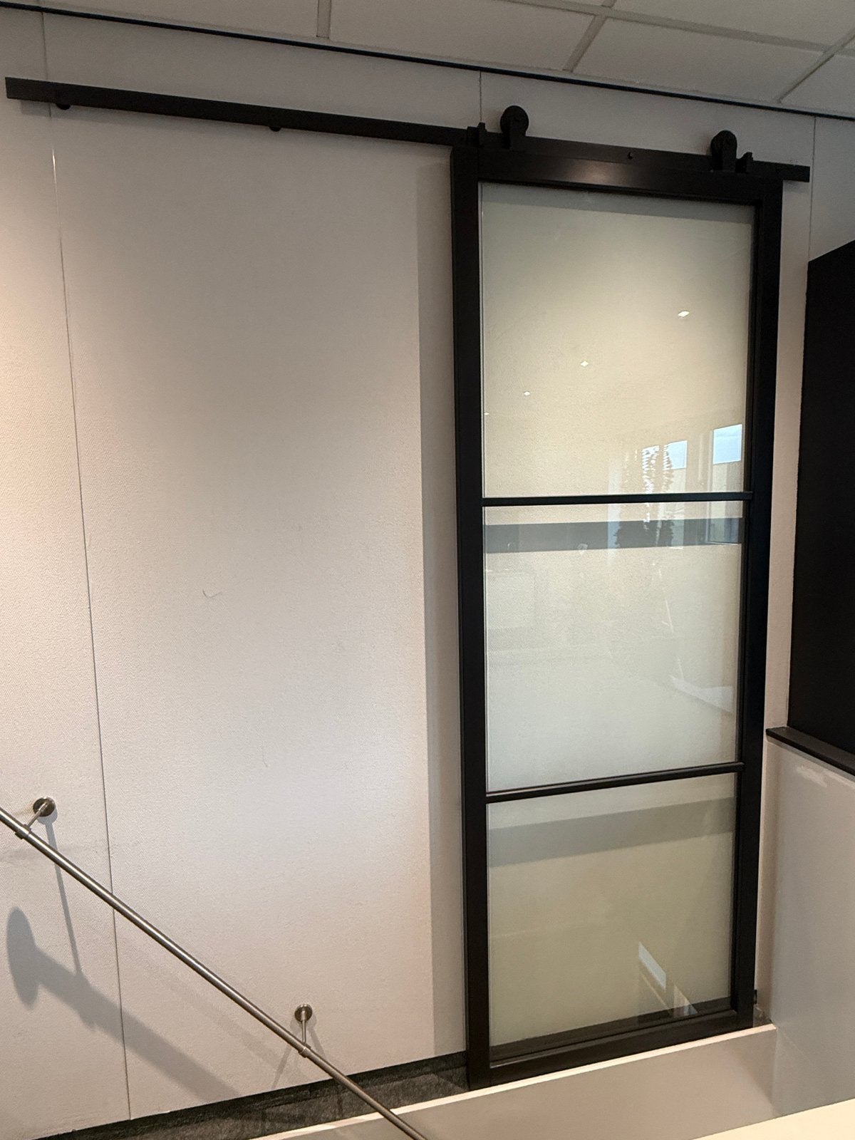 Moderne Schuifdeur met Zwart Frame en Glas, Doe-het-zelf en Verbouw, Ophalen, 80 tot 100 cm, 215 cm of meer, Binnendeur
