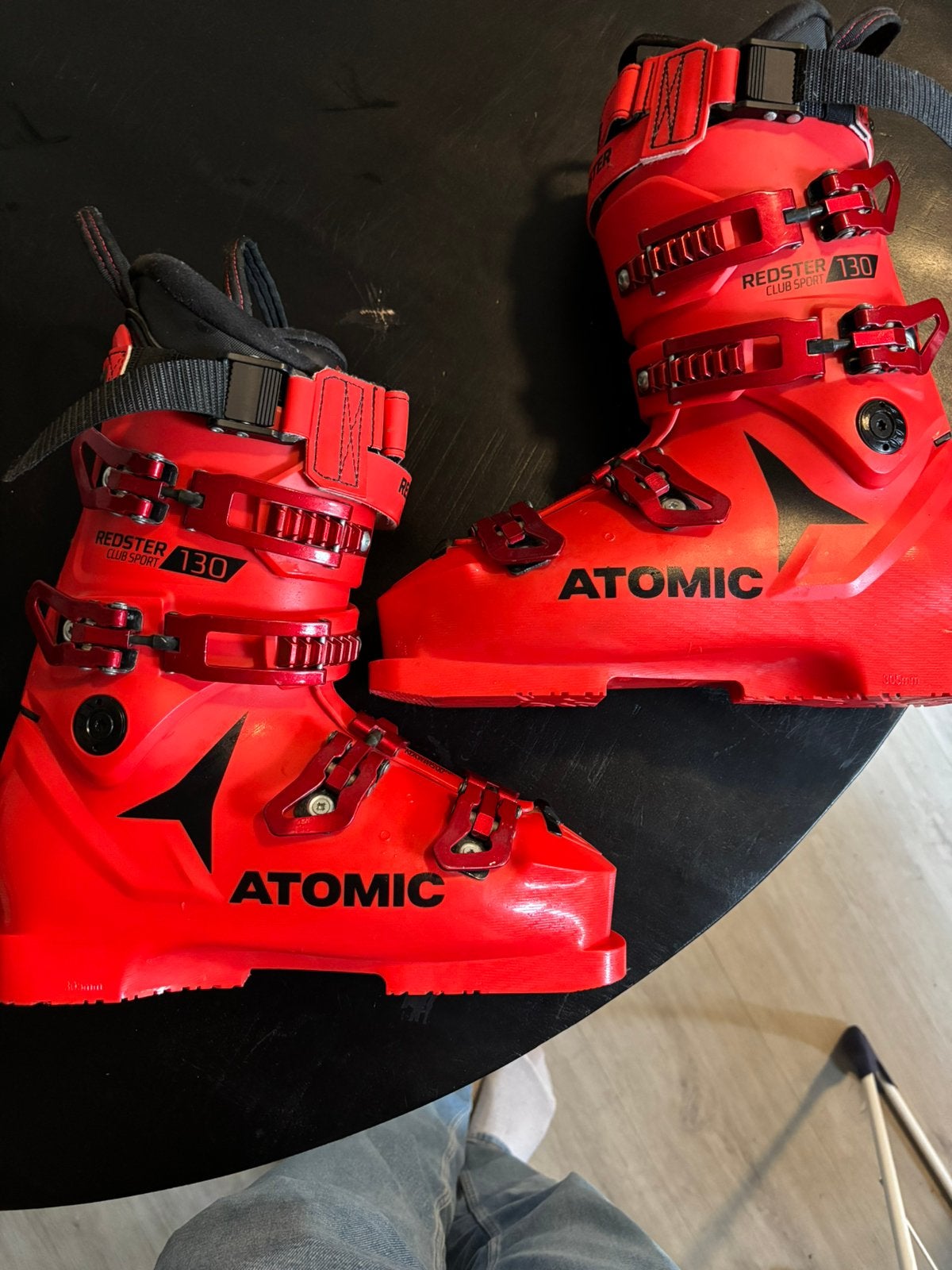 Skischoenen atomic redster 130 flex tekoop, Ophalen, 100 tot 140 cm, Schoenen, Nieuw