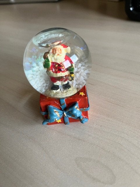 Kerstman in de sneeuw, Ophalen of Verzenden, Zo goed als nieuw
