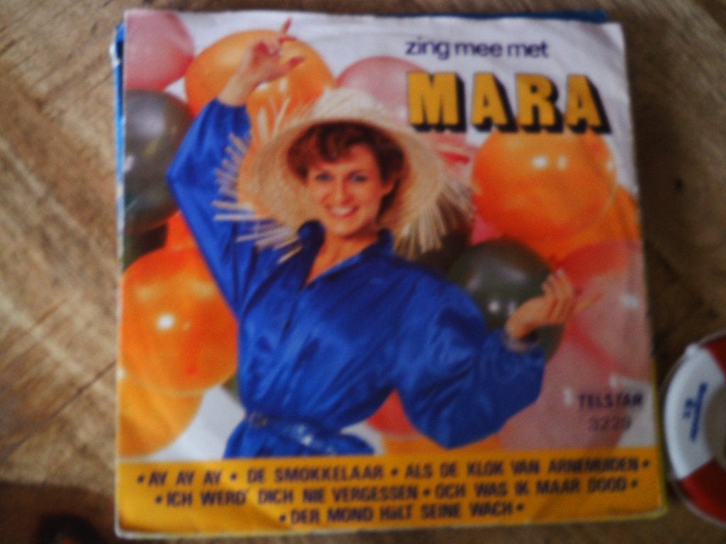 Zing mee met Mara +++  Frans Tiedtke - schuiven..   13o, 7 inch, Ophalen of Verzenden, Zo goed als nieuw, Beschermende buitenhoes