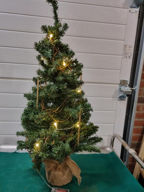 -	Kerstboompje op jutte zak, Ophalen of Verzenden, 'T Olde Gre-j, Info@toldegrej.nl, Endepoelstraat 20f Didam