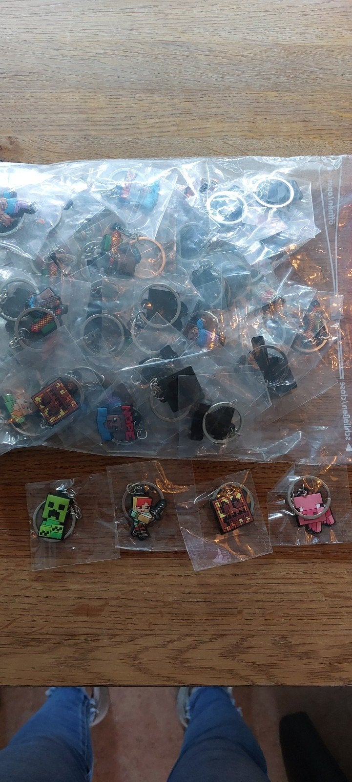 Ca. 80 Minecraft sleutelhangers - Nieuw in verpakking, Ophalen of Verzenden, Nieuw, Knuffel of Figuurtje