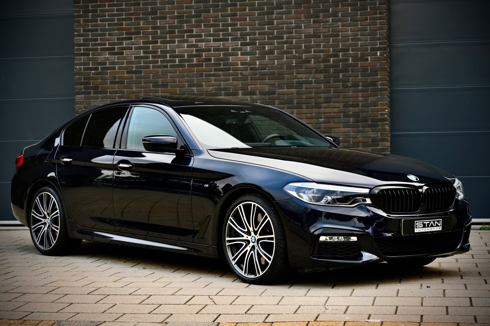 BMW 5-serie 540i, High Executive, M-Sport | RWD | Nappa | So, Auto's, Dealer onderhouden, 2000 kg, Bedrijf, 1570 kg