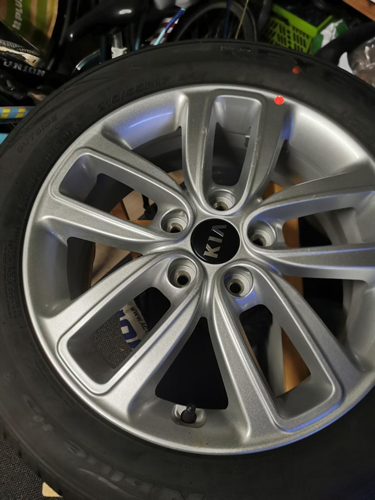Kia 17 inch velg met zomerb 215/55R17, Auto-onderdelen, Ophalen of Verzenden, Gebruikt