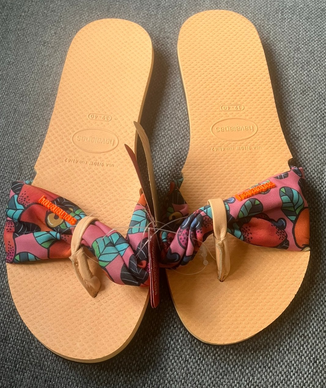 Kleurrijke Havaianas damesslippers NIEUW met tags nog eraan, Ophalen of Verzenden, Nieuw, Overige typen