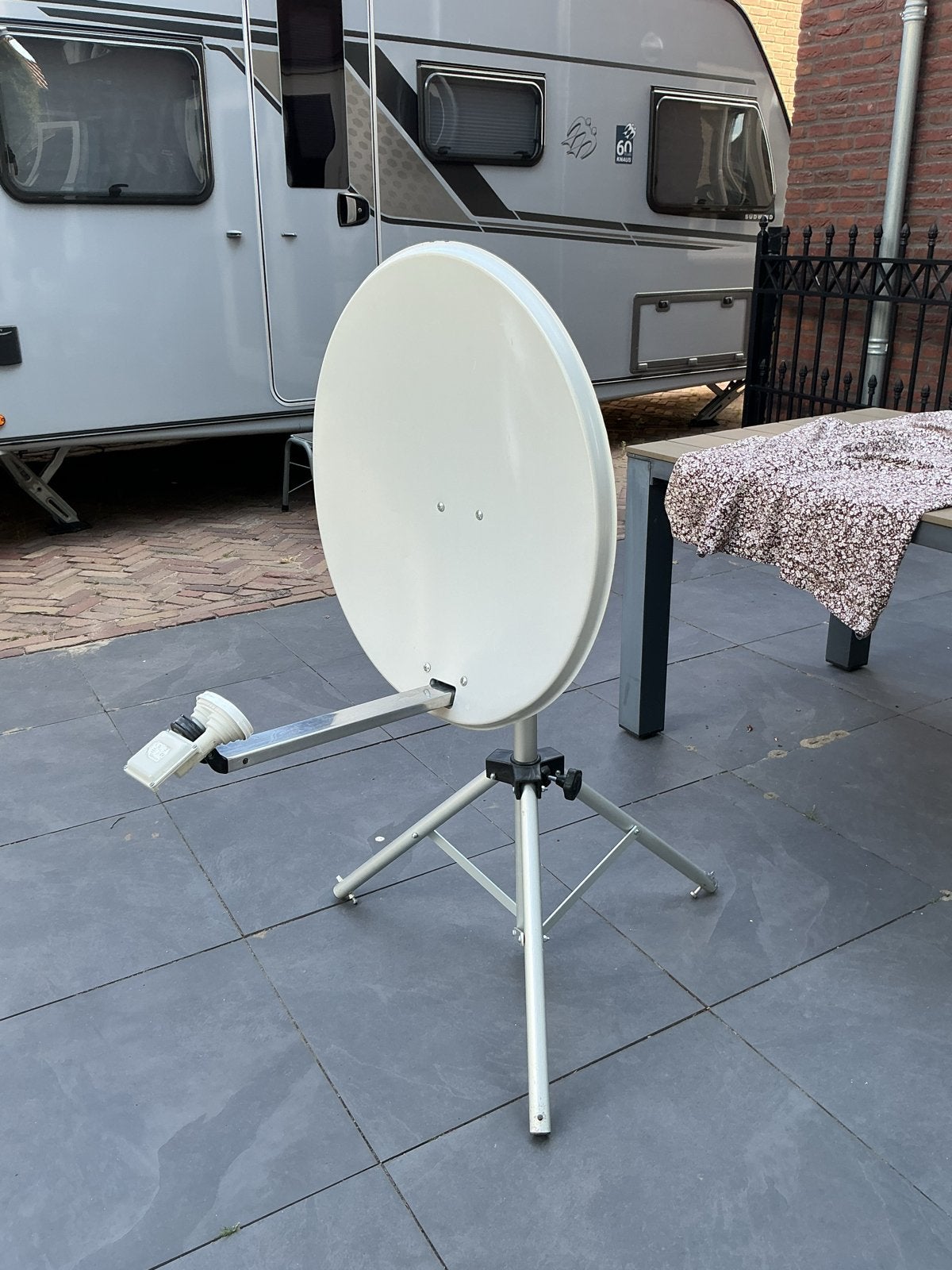 Complete schotelantenne set met ontvanger en accessoires, Ophalen, Gebruikt, (Schotel)antenne, Overige merken