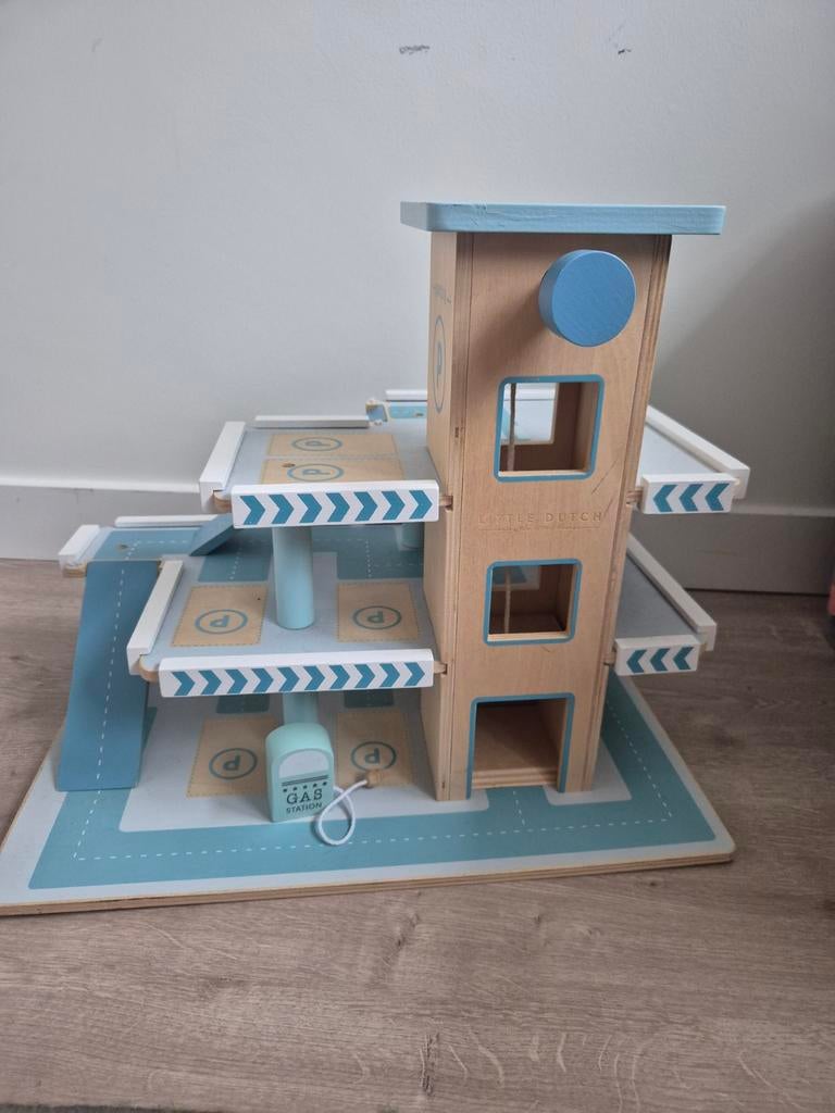 Little Dutch garage, Ophalen, Zo goed als nieuw, Poppenhuis