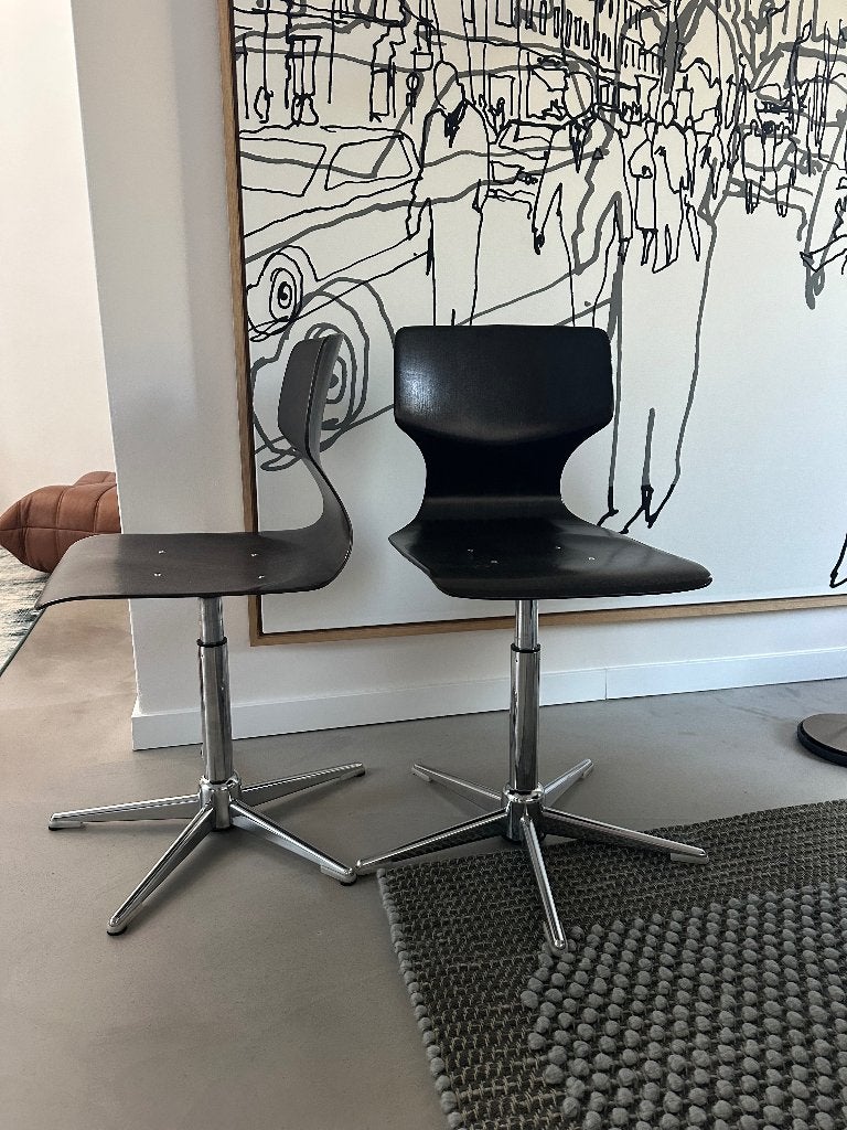 Vier of zes vintage Pagholz eetkamerstoelen (bureaustoelen), Huis en Inrichting, Kunststof, Bruin, Ophalen of Verzenden, Zo goed als nieuw
