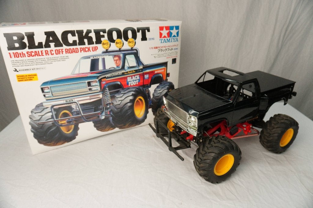 Nieuw Tamiya 58633 ORV Blackfoot 2016 met upgrades hop-up, Hobby en Vrije tijd, Modelbouw | Radiografisch | Auto's, Elektro, Auto offroad