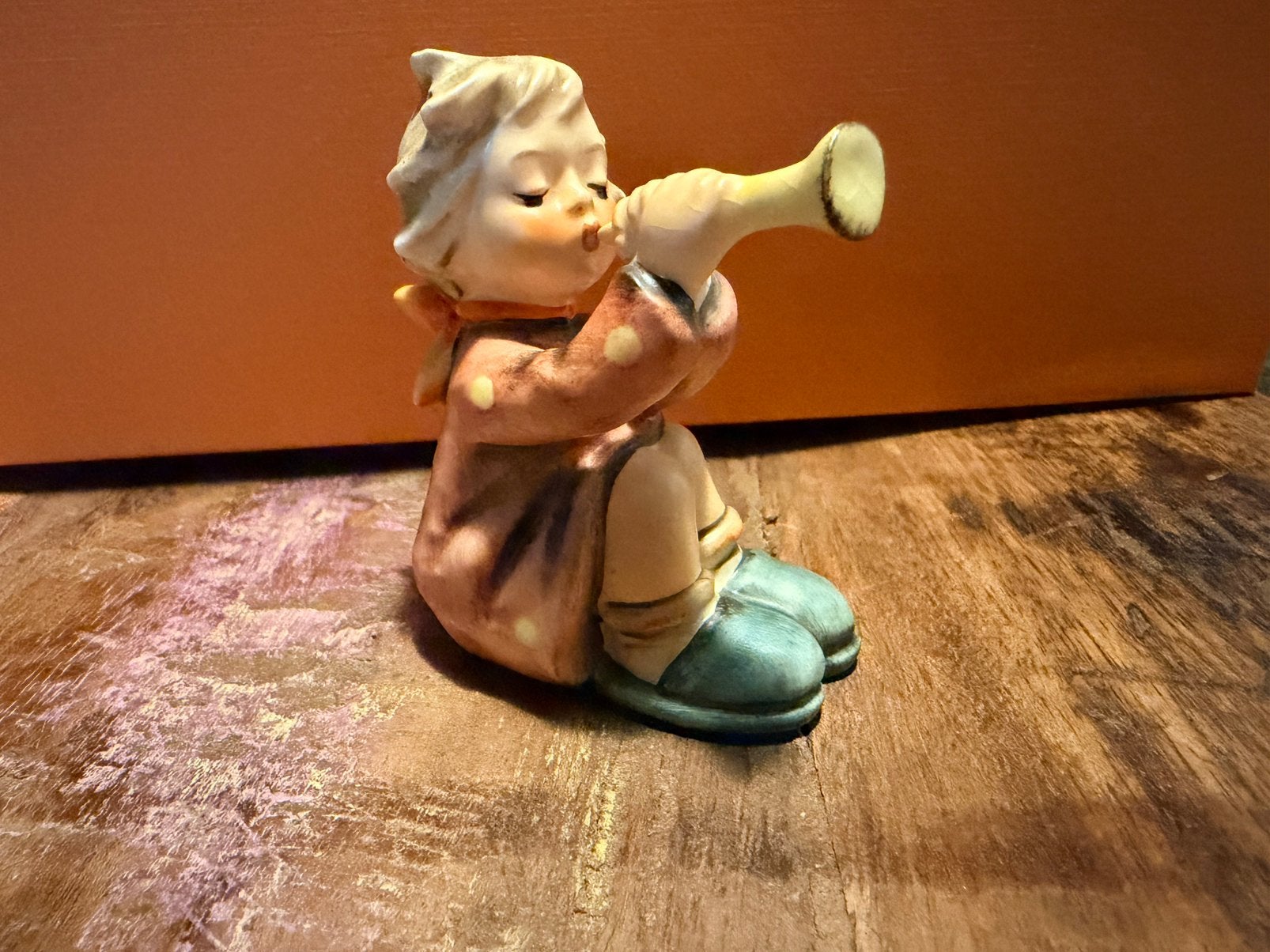Goebel Hummel - Girl with Trumpet  391 - 1968, TMK-4), Ophalen of Verzenden, Zo goed als nieuw, Hummel