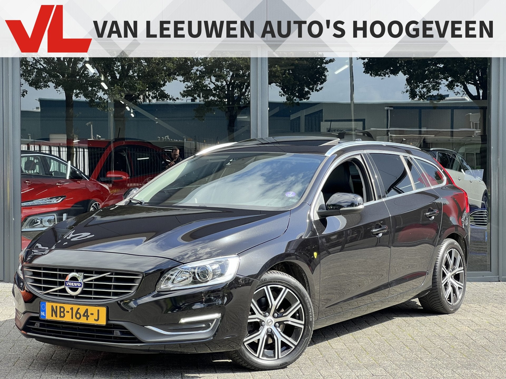 Volvo V60 2.0 T3 Summum | Navi | Schuif- kanteldak | Trekhaa, Auto's, Dealer onderhouden, Gebruikt, 4 cilinders, 1969 cc