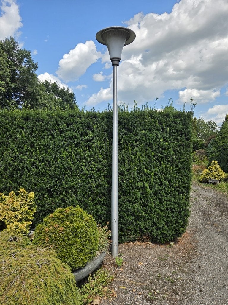 Lantaarnpaal met grijze conische mast – buitenverlichting, Ophalen, Gebruikt, Staande lamp, Aluminium