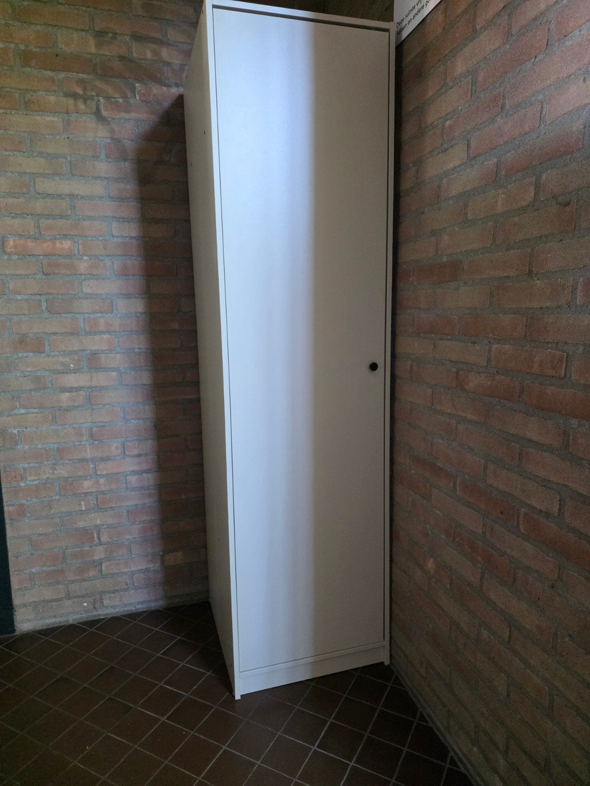 Witte smalle kast met planken en deur, Modern, Functioneel, 150 tot 200 cm, Overige houtsoorten, 50 tot 75 cm