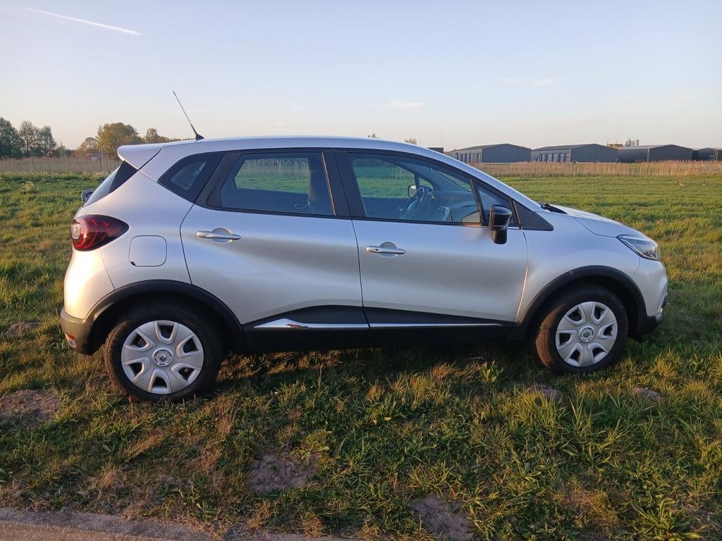 Renault Captur 1.5 DCI 90 2018 Grijs, Auto's, Renault, Voorwielaandrijving, Zwart, 4 cilinders, 635 kg