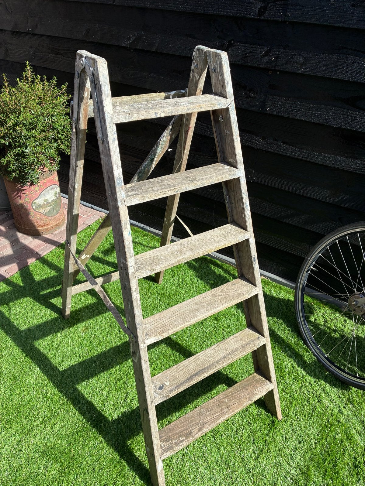 Oude houten trap - Decoratieve ladder, Doe-het-zelf en Verbouw, Ophalen, Gebruikt, Trap, Opvouwbaar of Inschuifbaar