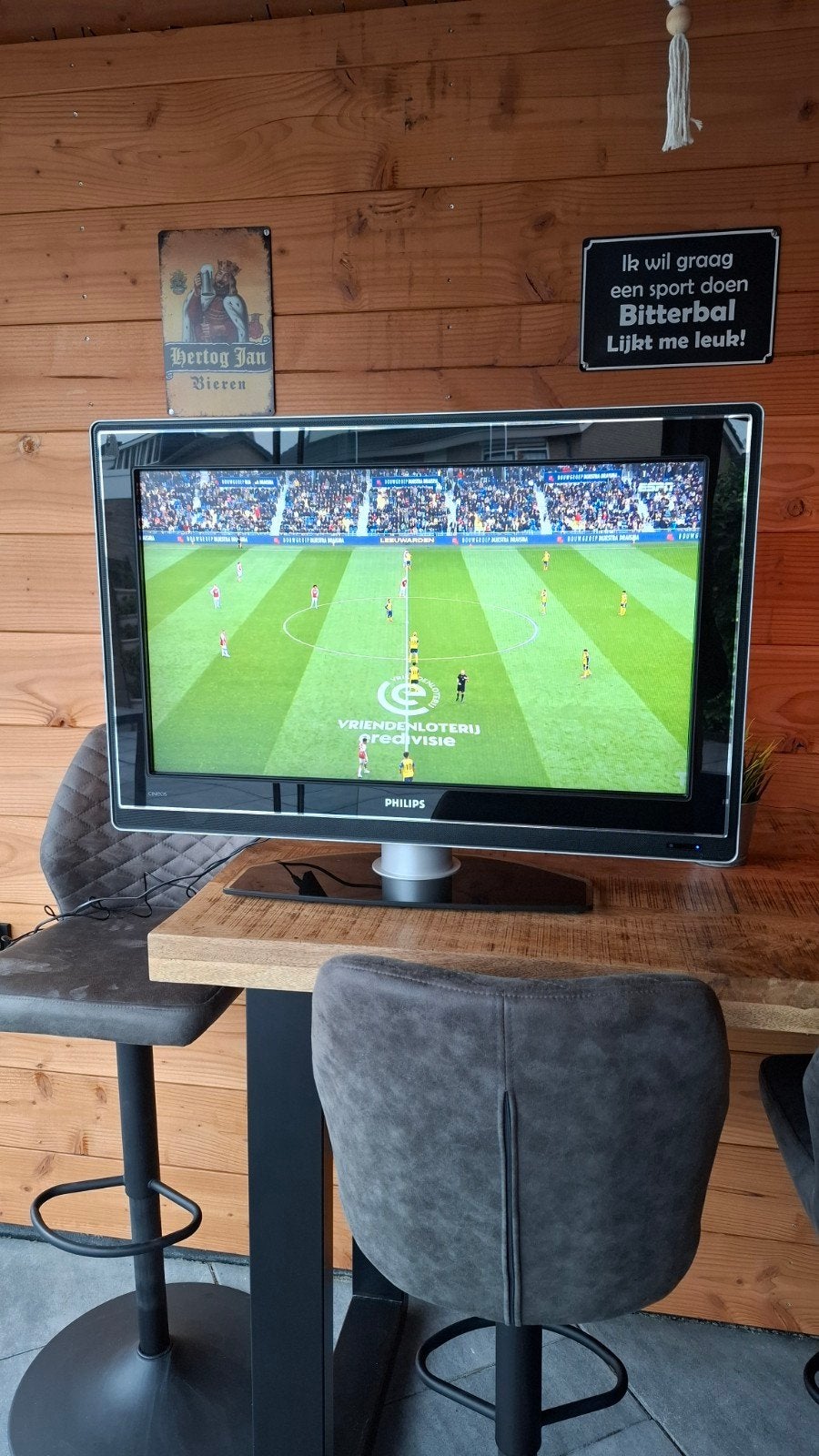 Mooie 32inch Philips LCD TV met Ambilight - Goede staat, Ophalen, Philips, Gebruikt, 50 Hz