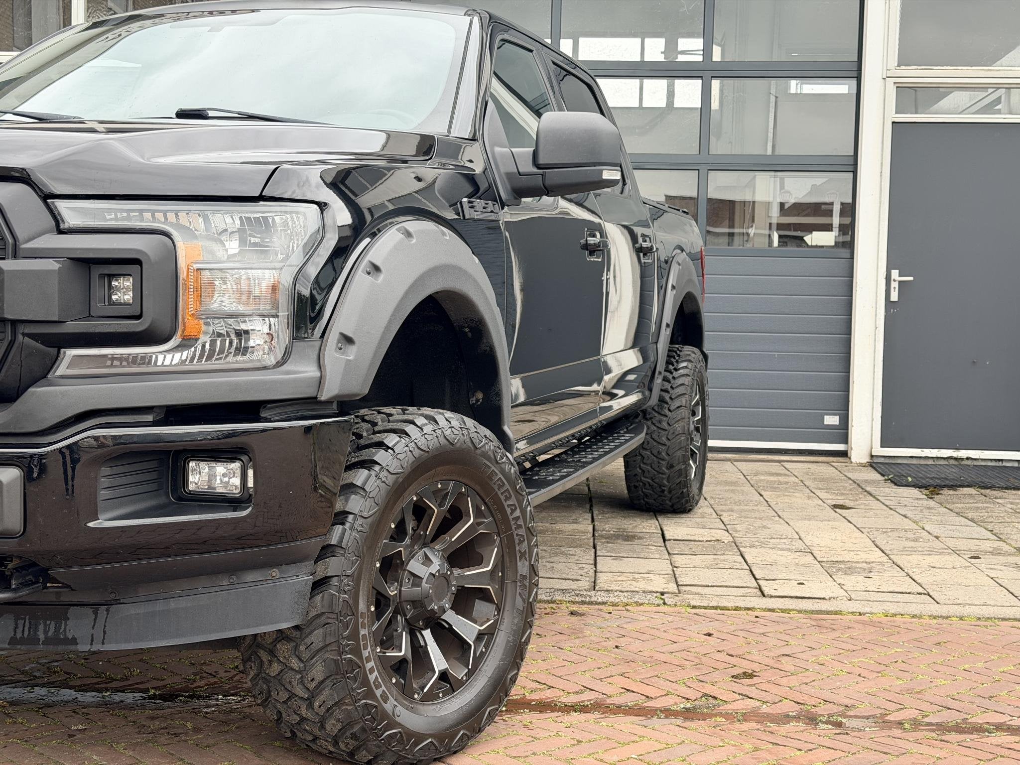Ford F150 2.7 V6 XLT | Panorama dak | Leder interieur | Nieu, Euro 6, 2687 cc, F-150, Zwart