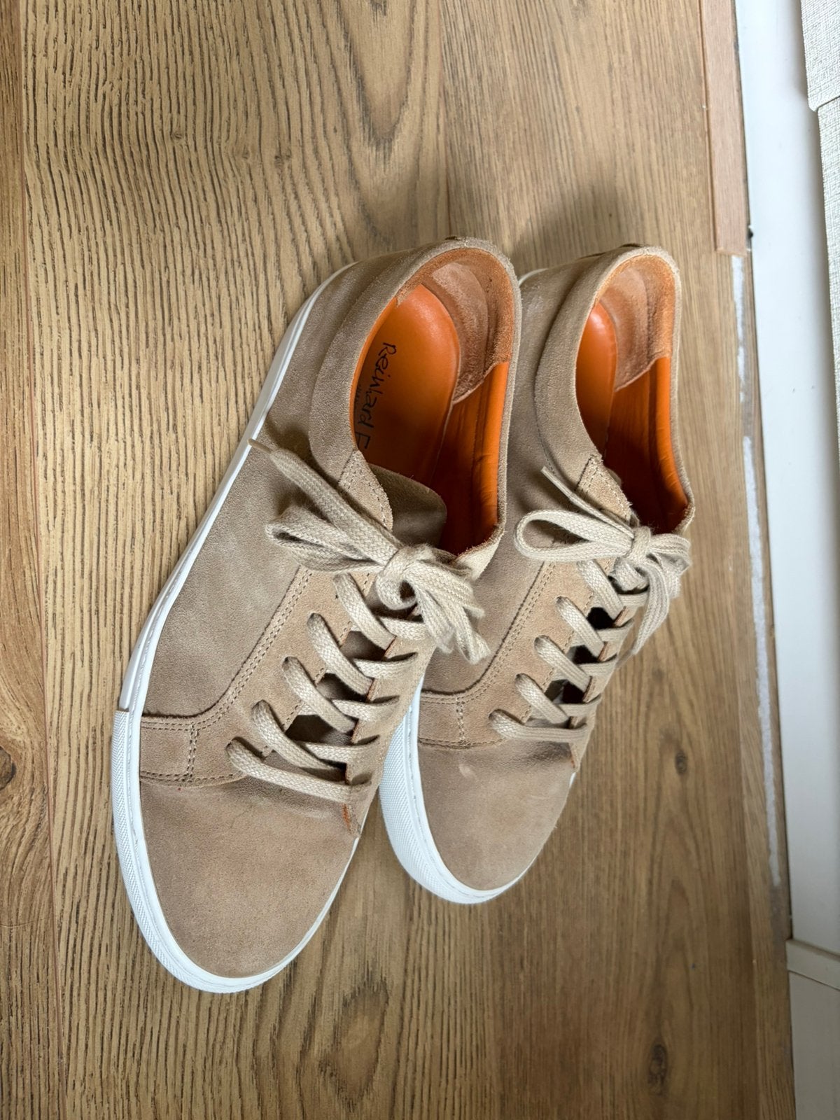 Reinhard Frans - suede sneakers - beige - maat 42, Kleding | Heren, Schoenen, Ophalen of Verzenden, Zo goed als nieuw, Overige kleuren