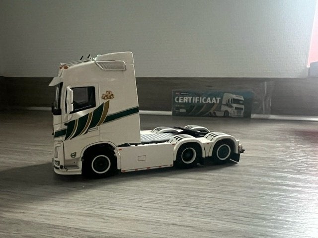 DDK Volvo FH 4 Globetrotter WSI 01-2772, Hobby en Vrije tijd, Modelauto's | 1:50, Ophalen of Verzenden, Zo goed als nieuw, Bus of Vrachtwagen