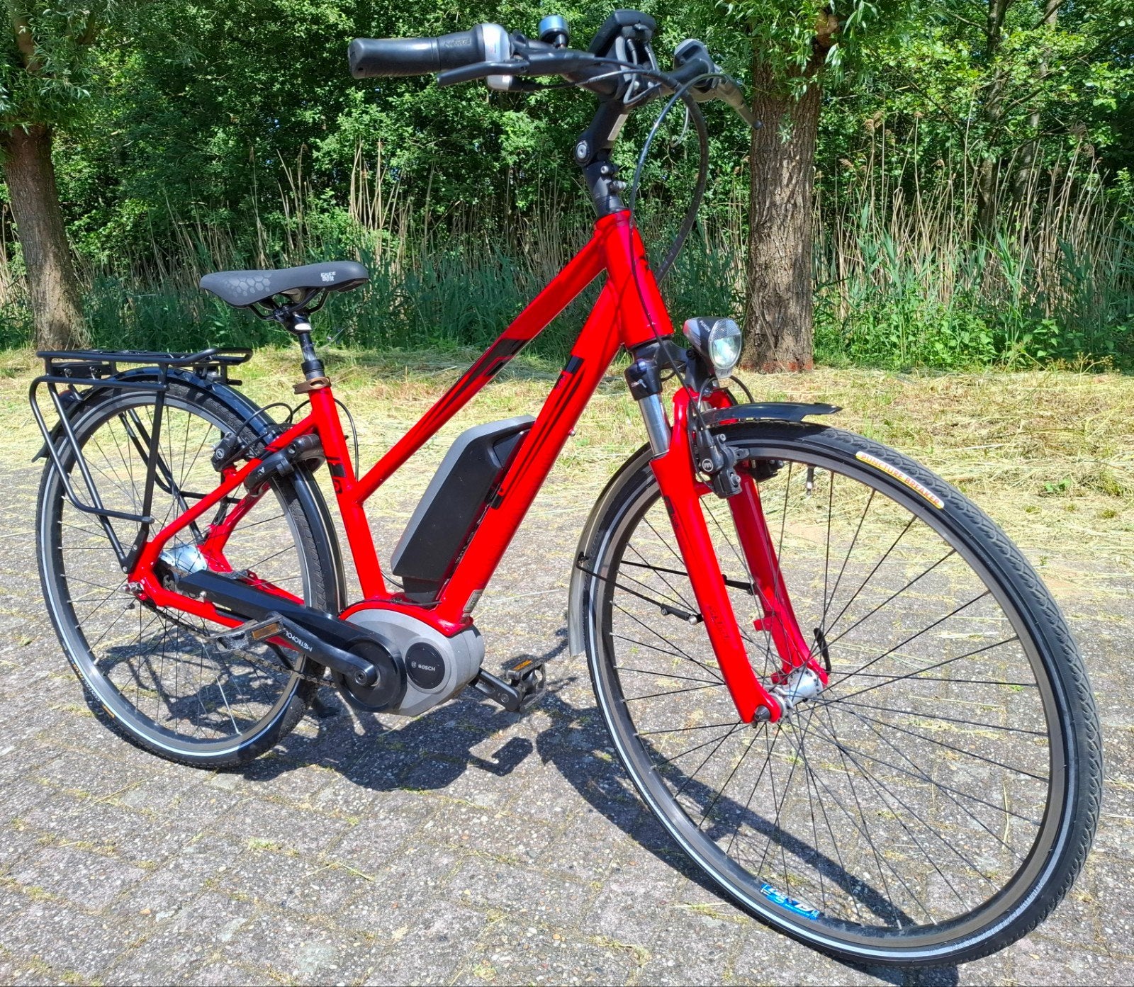 Foto 4 van Nette elektrische Pegasus damesfiets, Bosch middenmotor ✅️