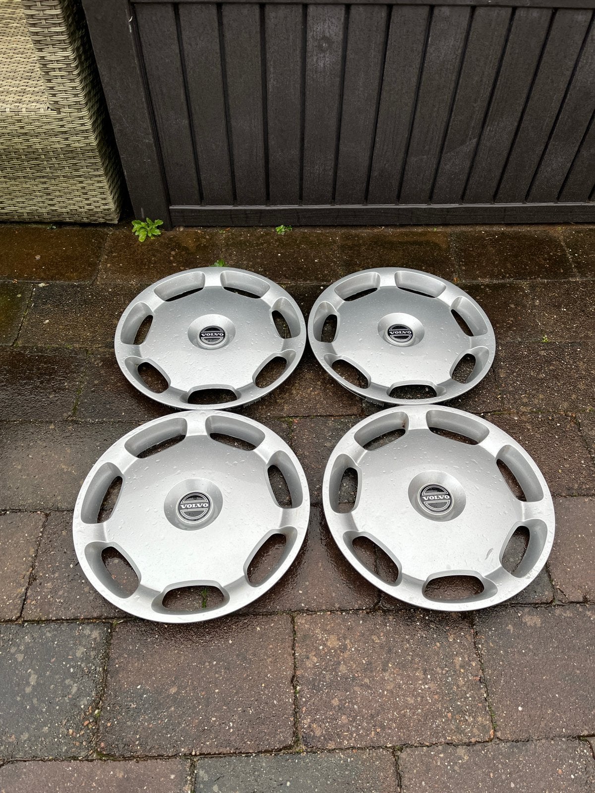Te koop 4 originele Volvo 15 inch wieldoppen 30714460, Ophalen of Verzenden, Zo goed als nieuw