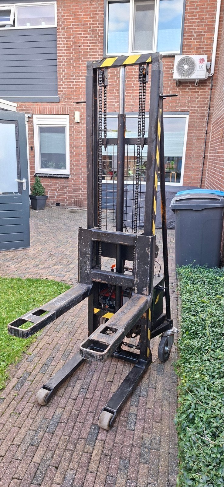 Elektrische stapelaar hefhoogte 2,5 meter, Doe-het-zelf en Verbouw, Ophalen, Gebruikt, Elektrisch