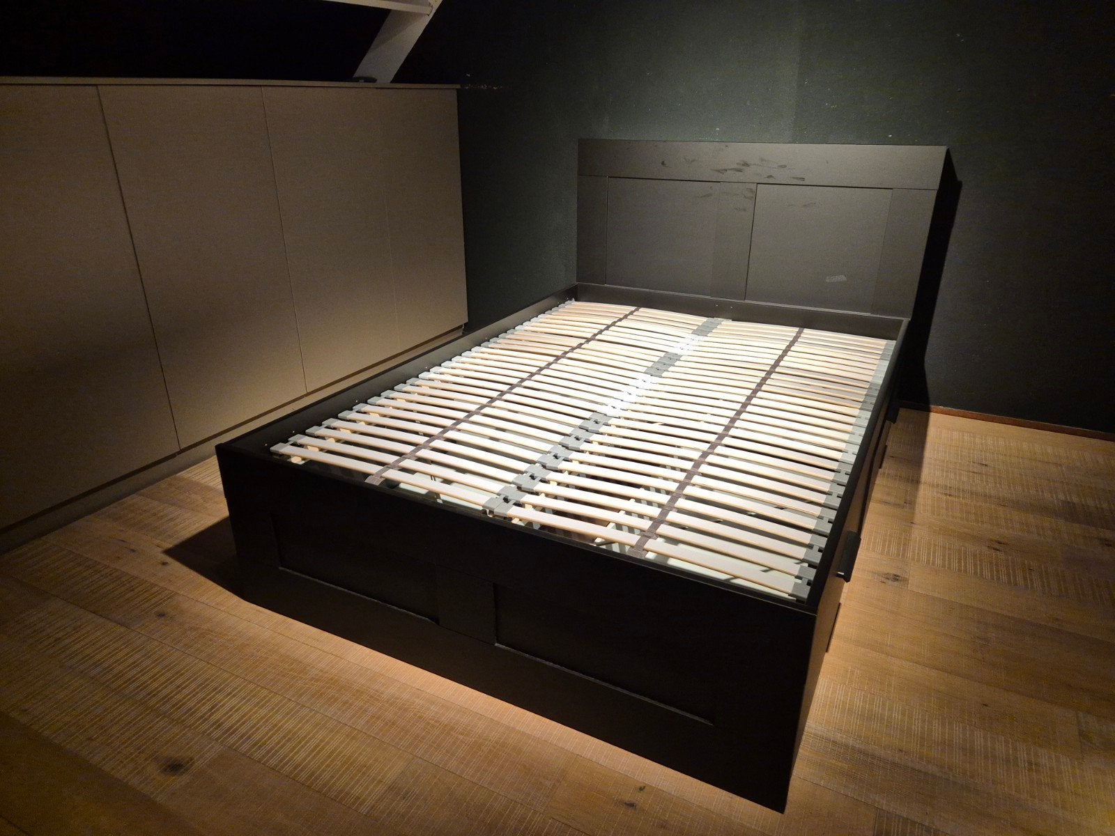 IKEA BRIMNES Twijfelaar bed met opbergruimte en hoofdeinde, Ophalen, Gebruikt, Zwart, Twijfelaar