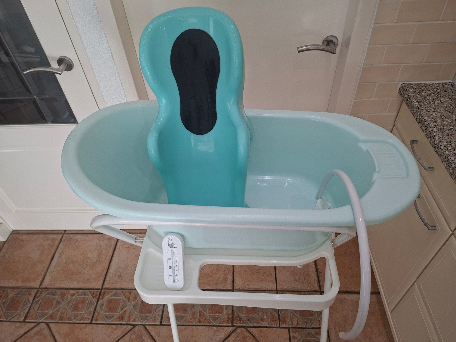 Babybadje met standaard en badzitje, Zo goed als nieuw, Badje, Standaard, Ophalen
