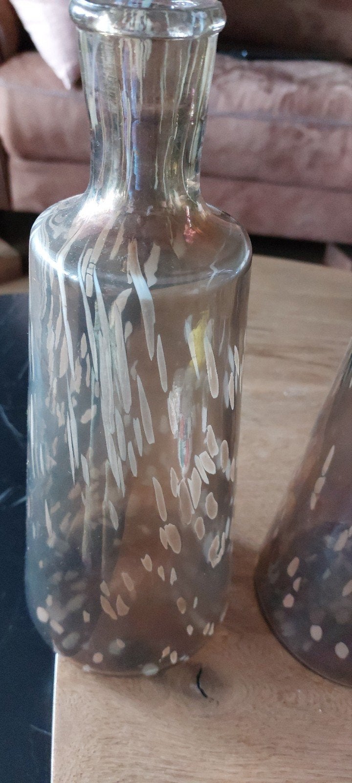 in mooie staat 2 vazen van glas bruin, Ophalen of Verzenden, Bruin, Glas