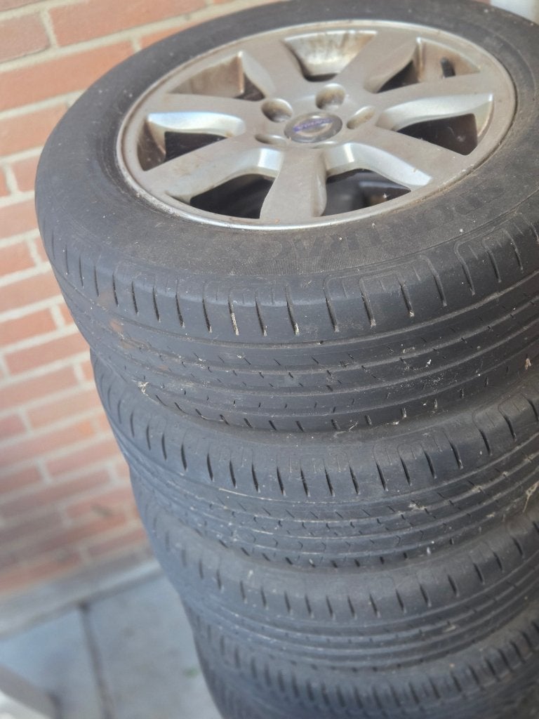5 zo goed als nieuwe volvo banden, Auto-onderdelen, Ophalen, Gebruikt, 16 inch, All Season