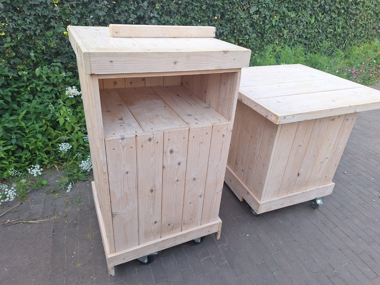 lessenaar en tafel, Ophalen