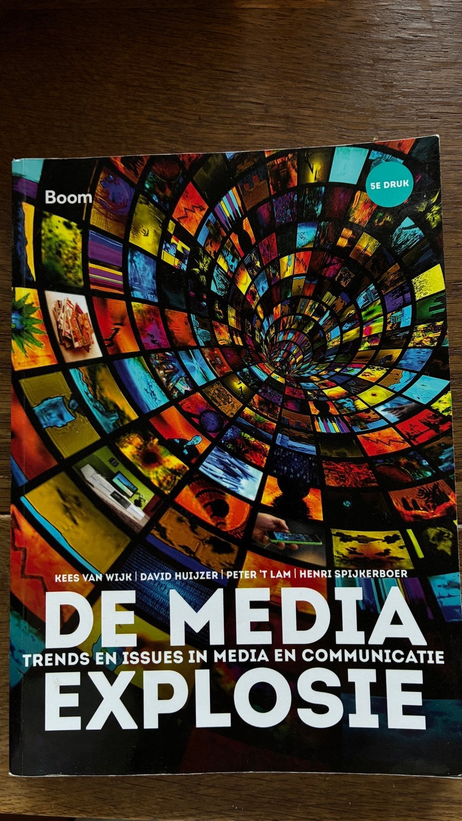 De Media Explosie - Trends en Issues in Media en Communicati, Ophalen of Verzenden, Zo goed als nieuw, Vakgebied of Filmindustrie