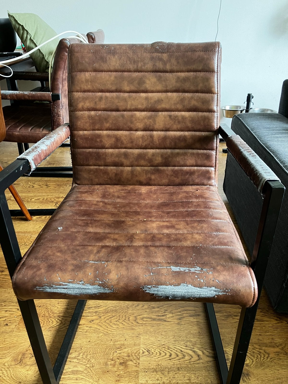 6 stoelen voor hobbyproject of oud ijzer (gratis af te halen, Ophalen, Gebruikt, Bruin, Metaal