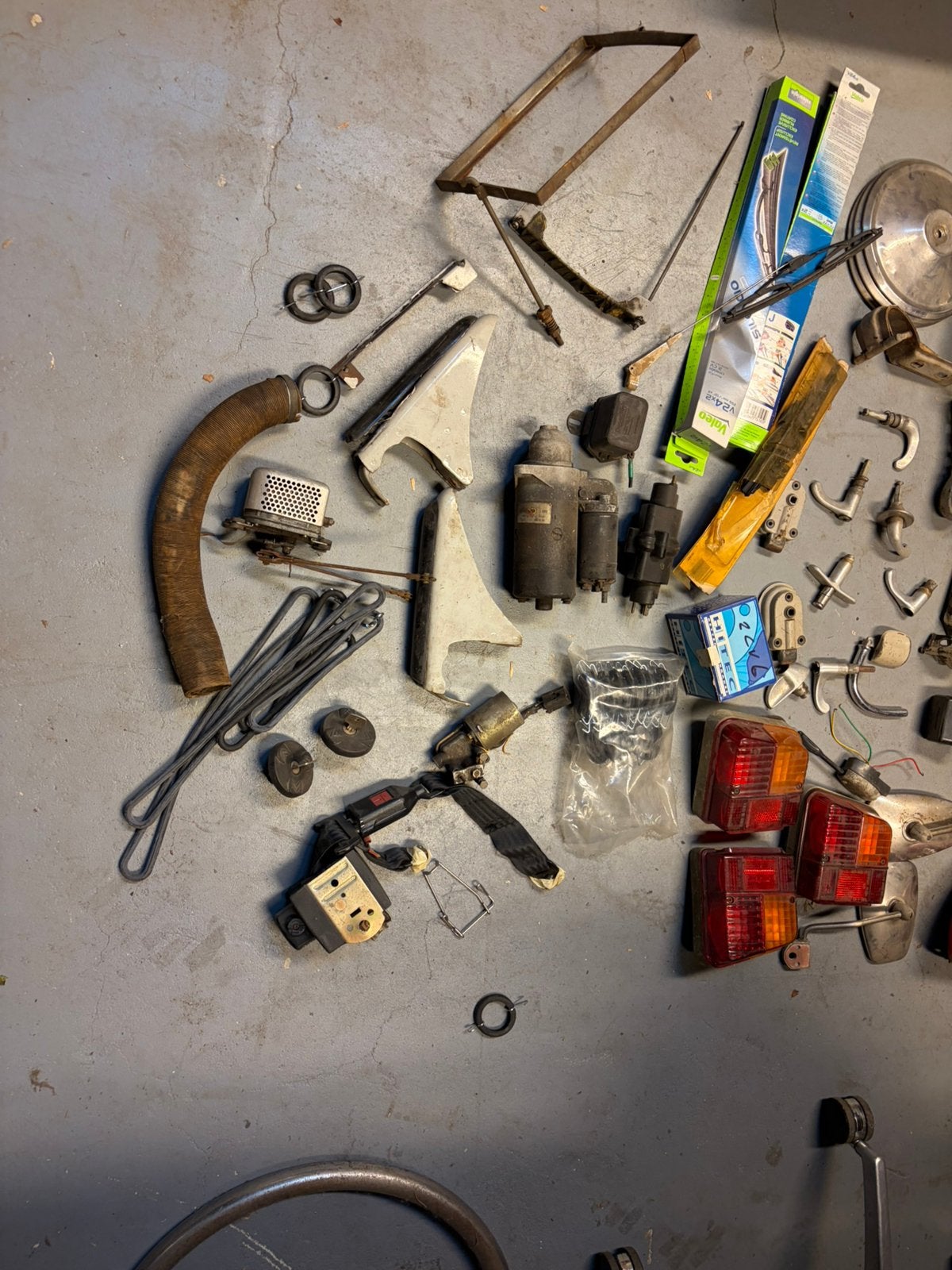 2CV6 EEND. PARTIJ ONDERDELEN  OOK DS EN HY, Ophalen, Citroën