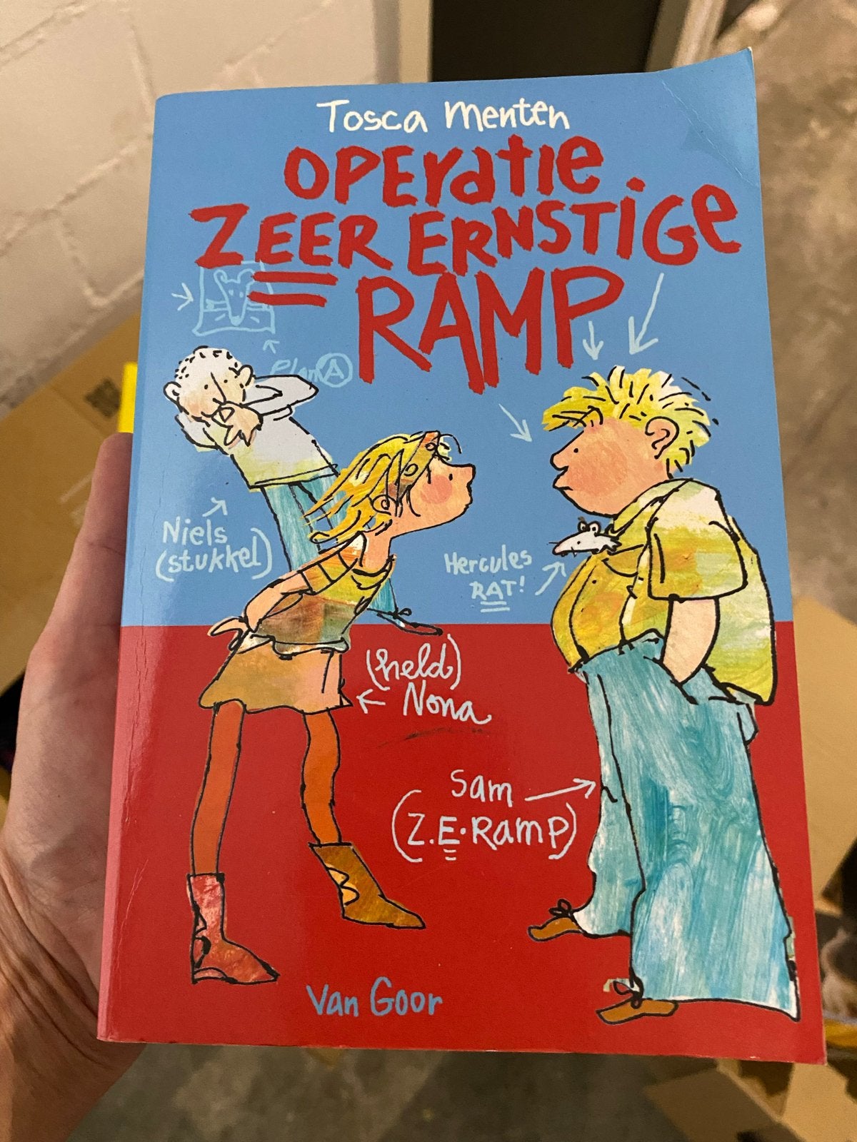 Operatie Zeer Ernstige Ramp - Tosca Menten, Ophalen of Verzenden, Zo goed als nieuw, Fictie algemeen